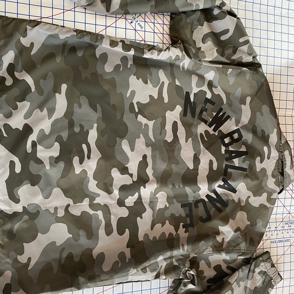 🍻 NEW BALANCE Camo Coach Lined Jacket XL 🍻💚 - Picture 14 of 14